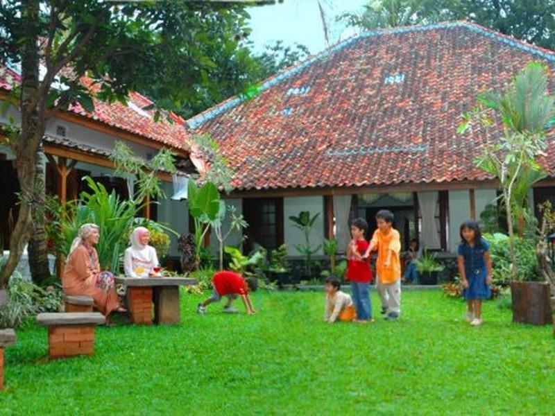 Rumah Ebo Bandung Buitenkant foto
